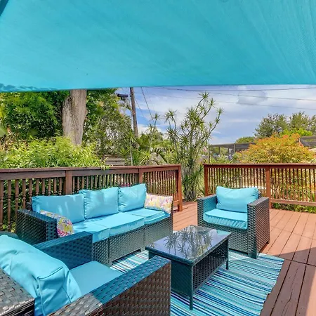 Charming Sarasota Home With Deck, 3 Mi To Beaches!
